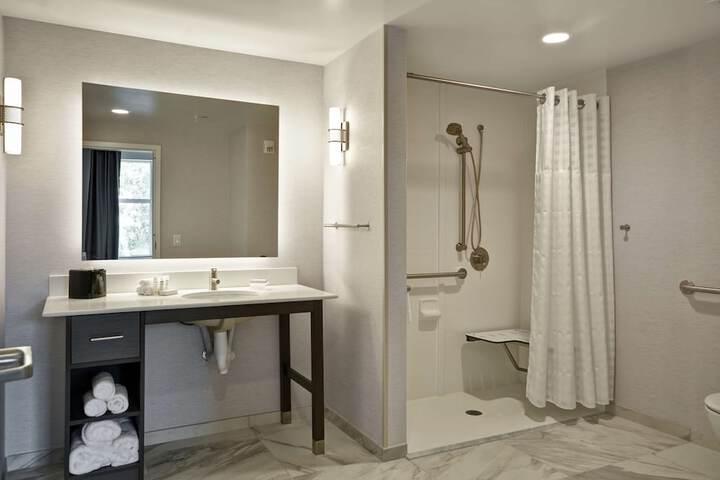 Bathroom shower