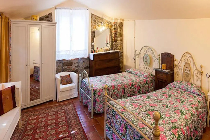 Room 2 of 19