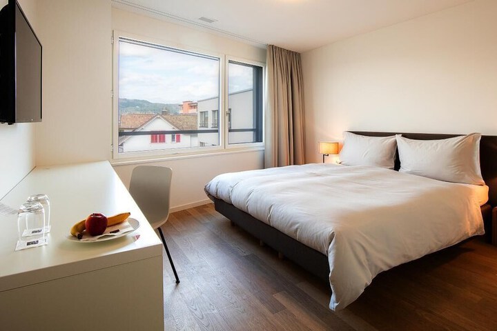 Room 7 of 25