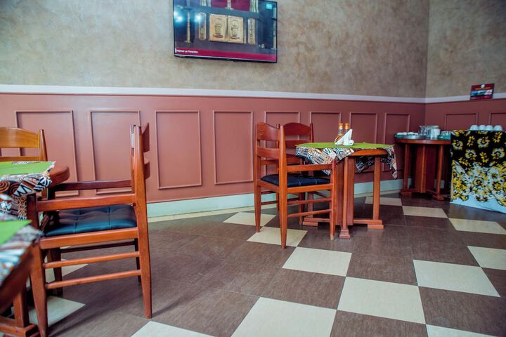 Dining 58 of 79