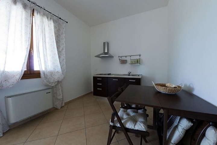 Room 4 of 11
