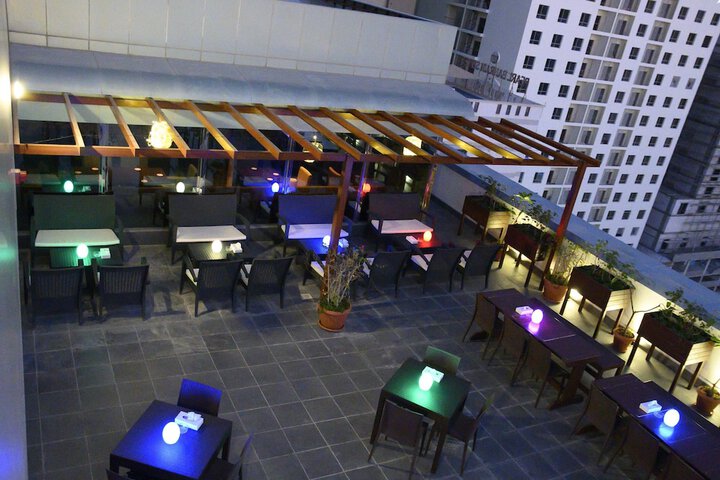 Lounge 57 of 62