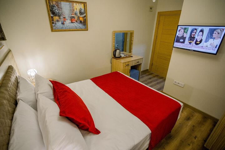 Room 4 of 34