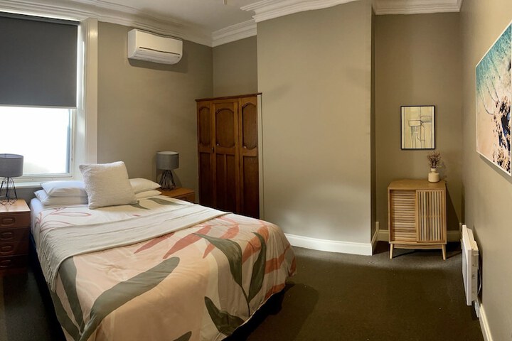 Room 35 of 151