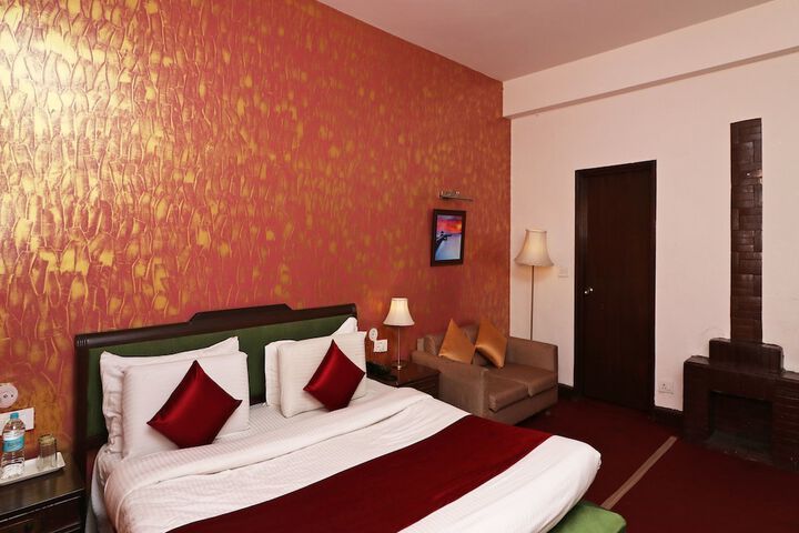 Room 8 of 22