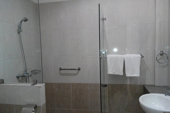 Room 9 of 19