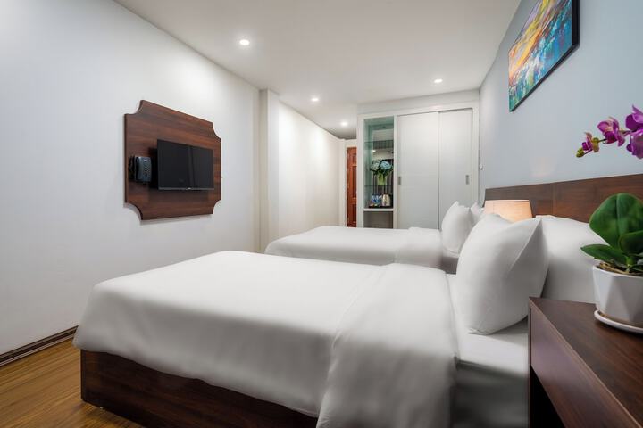 Room 26 of 40
