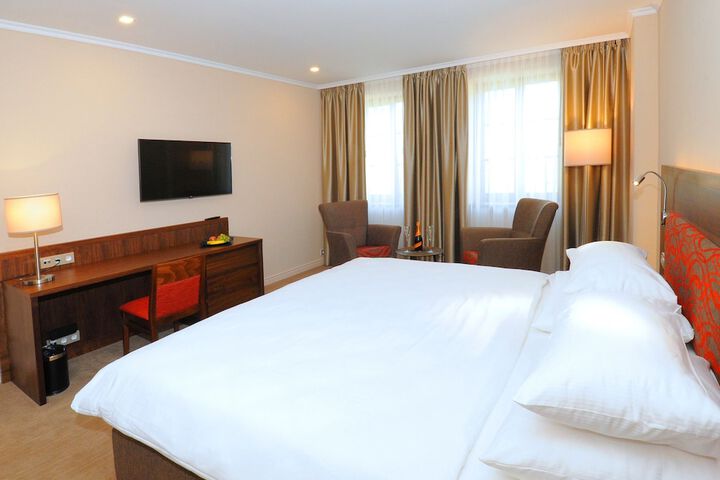 Room 5 of 52