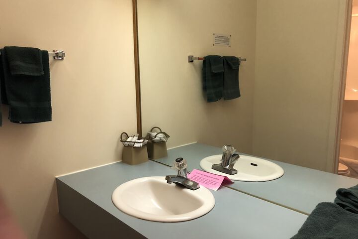 Room 14 of 28