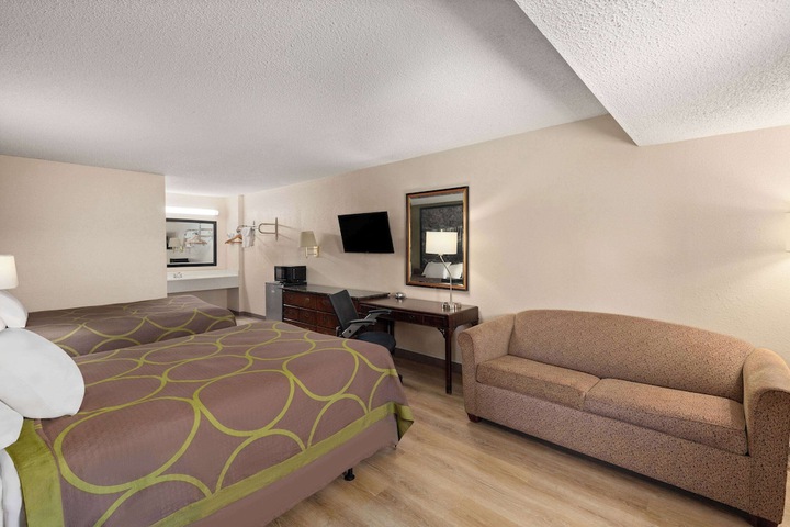 2 Double Beds (3 of 8)