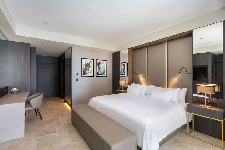 Room 21 of 115