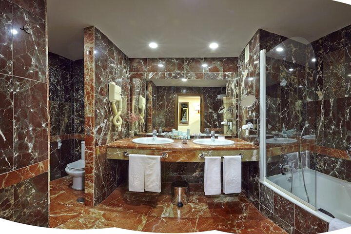 Room 8 of 45