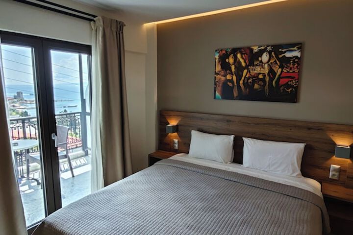 Room 6 of 58