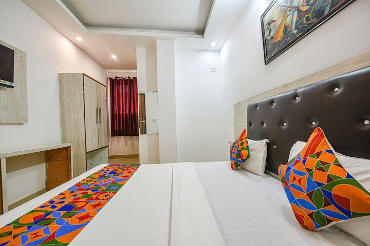 Room 14 of 24