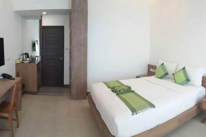 Room 5 of 133