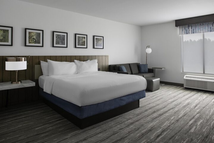 Room 11 of 44