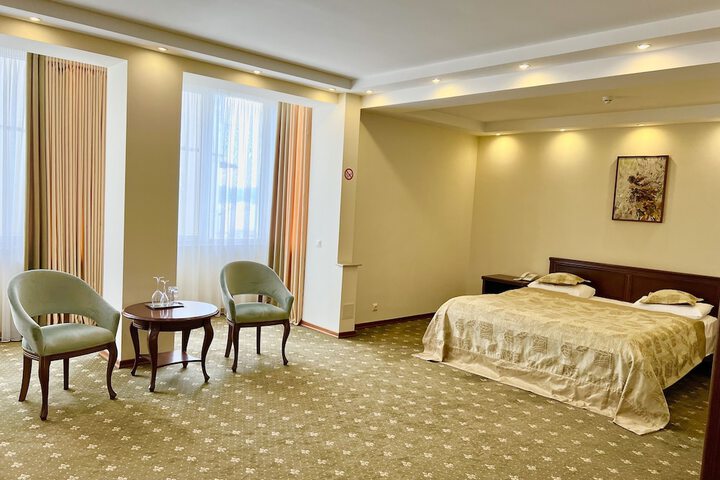Room 21 of 28