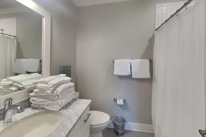 Room 10 of 20