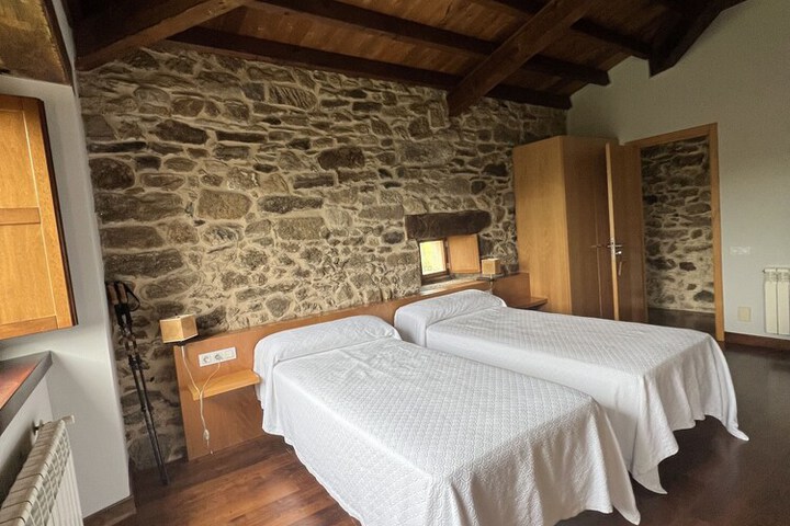 Room 10 of 77