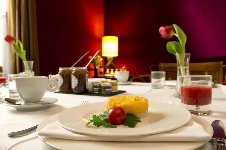 Breakfast/Coffee Service 15 of 23