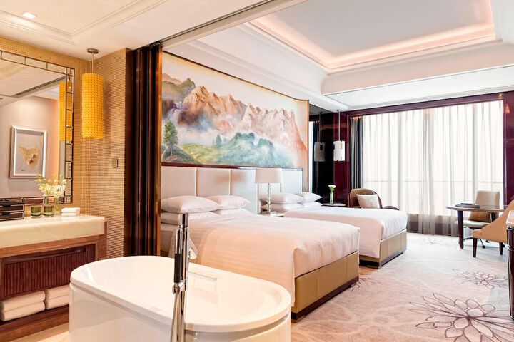 Room 12 of 62