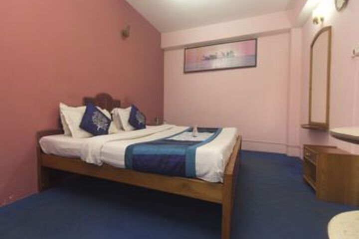 Room 10 of 24
