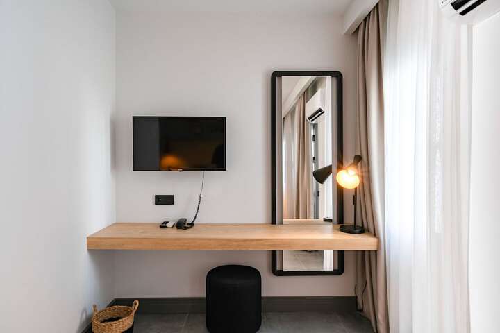 Room 17 of 63