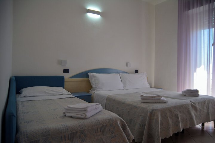 Room 25 of 108