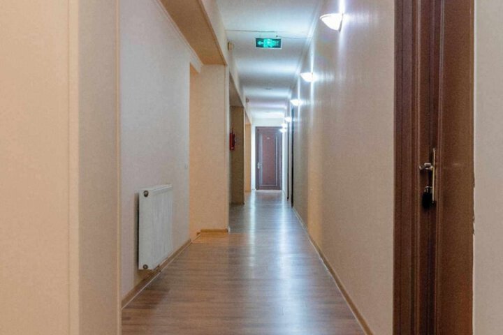 Ballroom/Hall 18 of 24