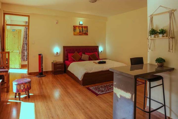 Room 4 of 17