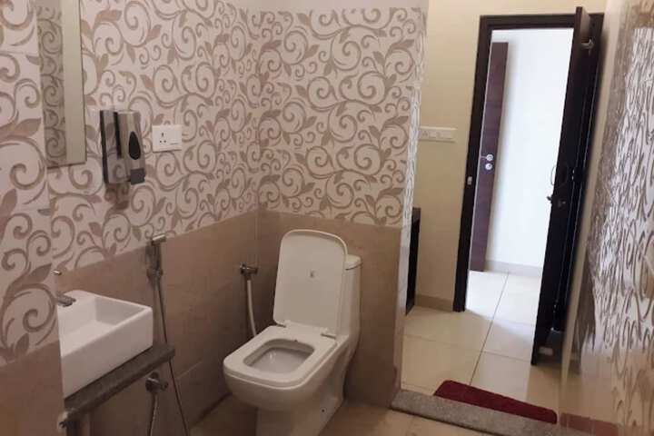 Room 10 of 11