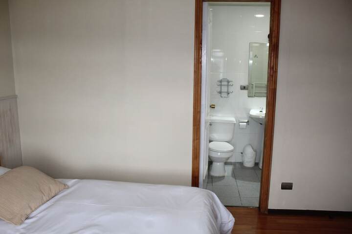 Room 12 of 32