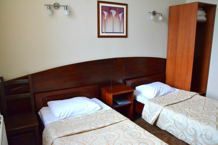 Room 19 of 80