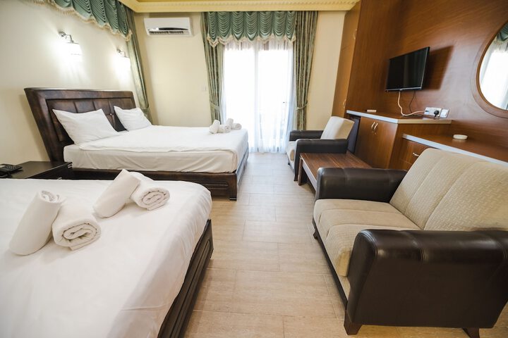 Room 4 of 26
