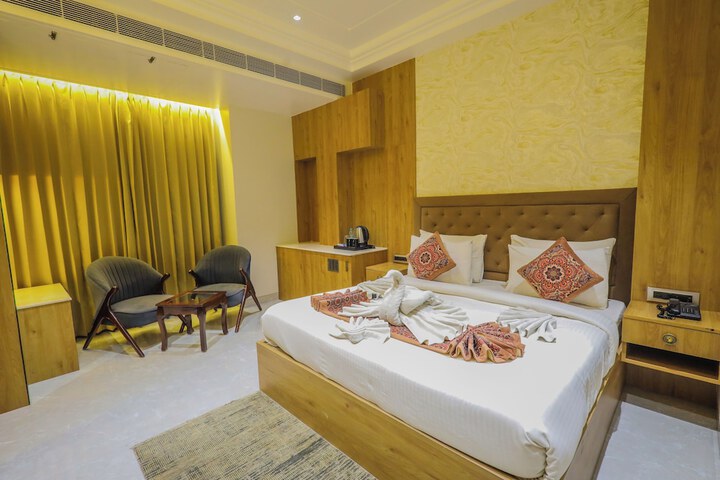 Room 3 of 40