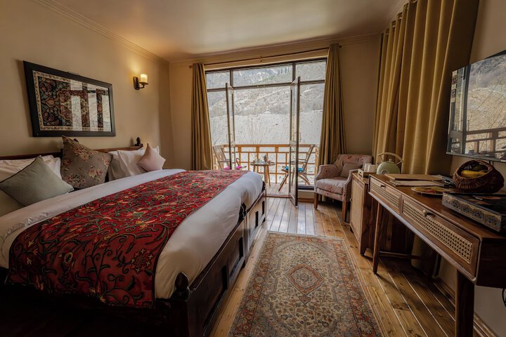 Room 5 of 20