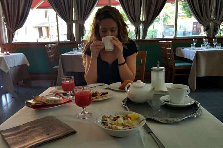 Breakfast/Coffee Service 32 of 49