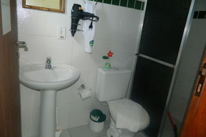 Room 6 of 90