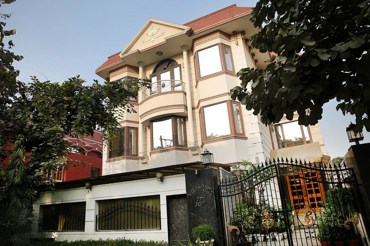 Ahuja Residency Jcm 77 Dlf Phase Ii