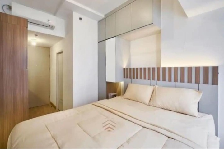 Room 8 of 14