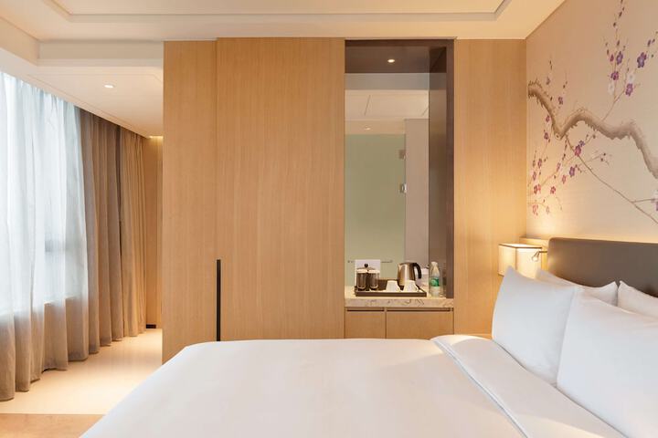 Room 9 of 44