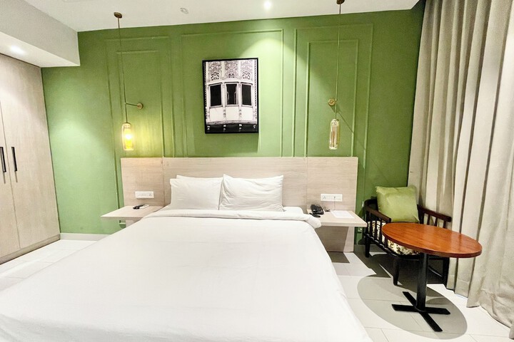 Room 2 of 15