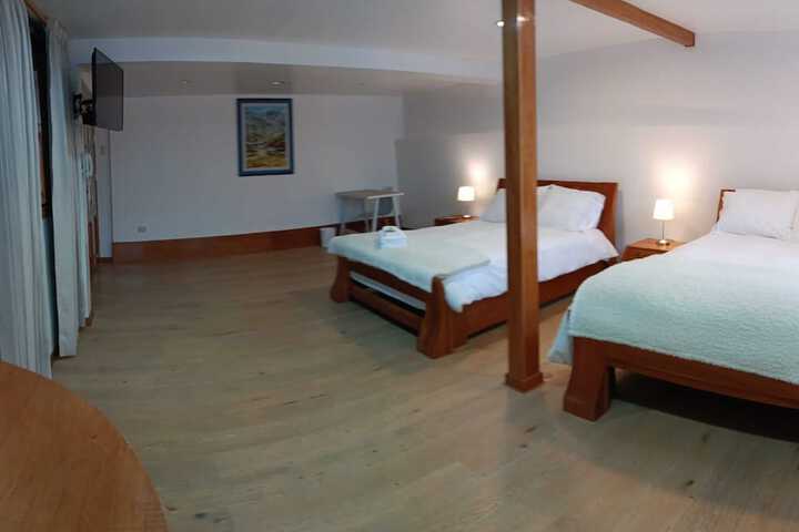 Room 10 of 40