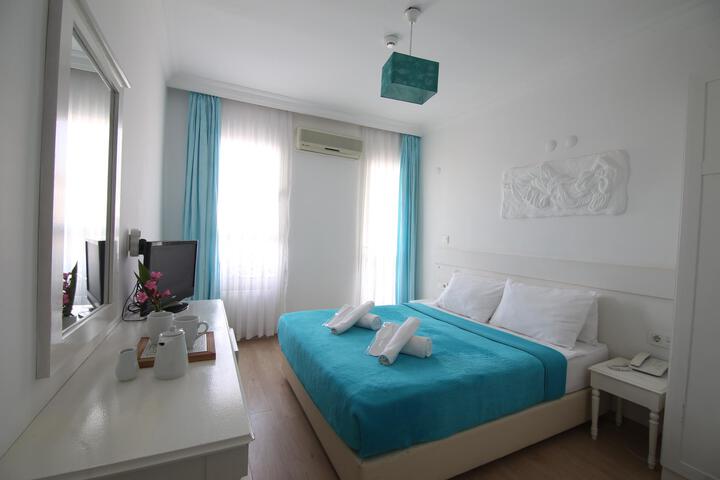 Room 5 of 7