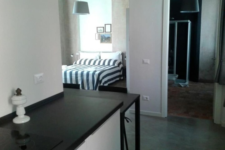 Room 10 of 34