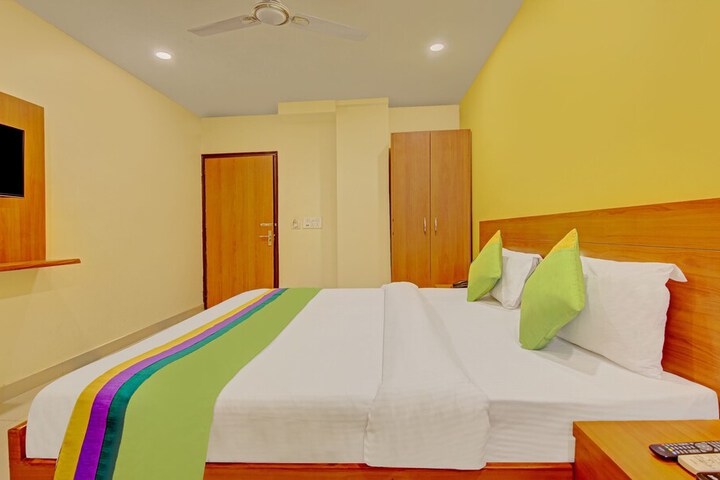 Room 30 of 50