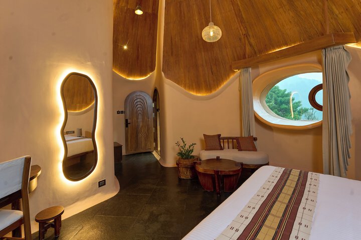 Room 6 of 26
