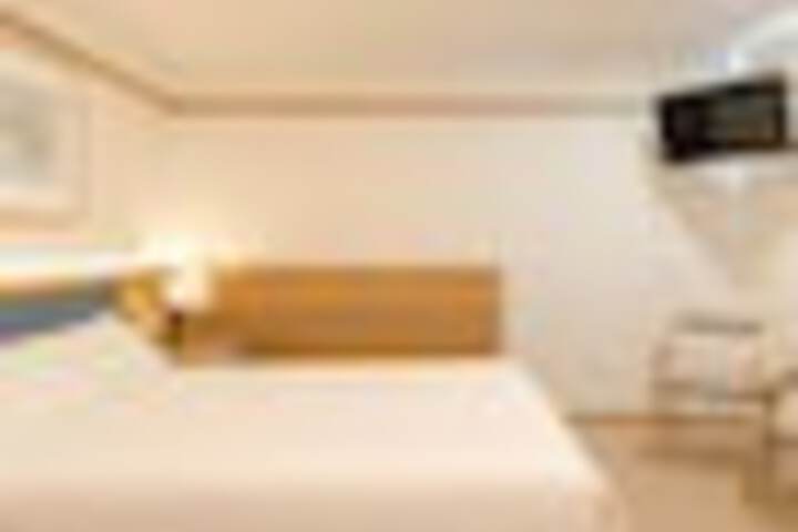 Room 17 of 111