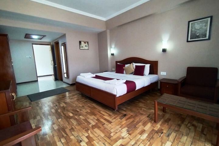 Room 26 of 165