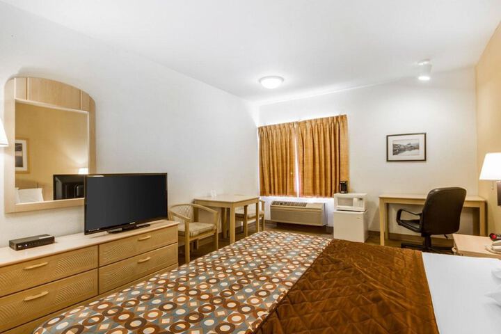 Room 6 of 23